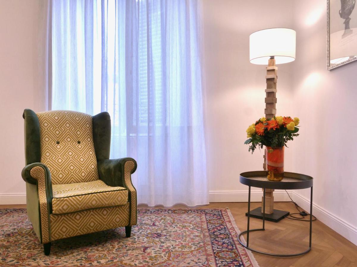 Helmirage Trevi Suite Roma Exterior foto