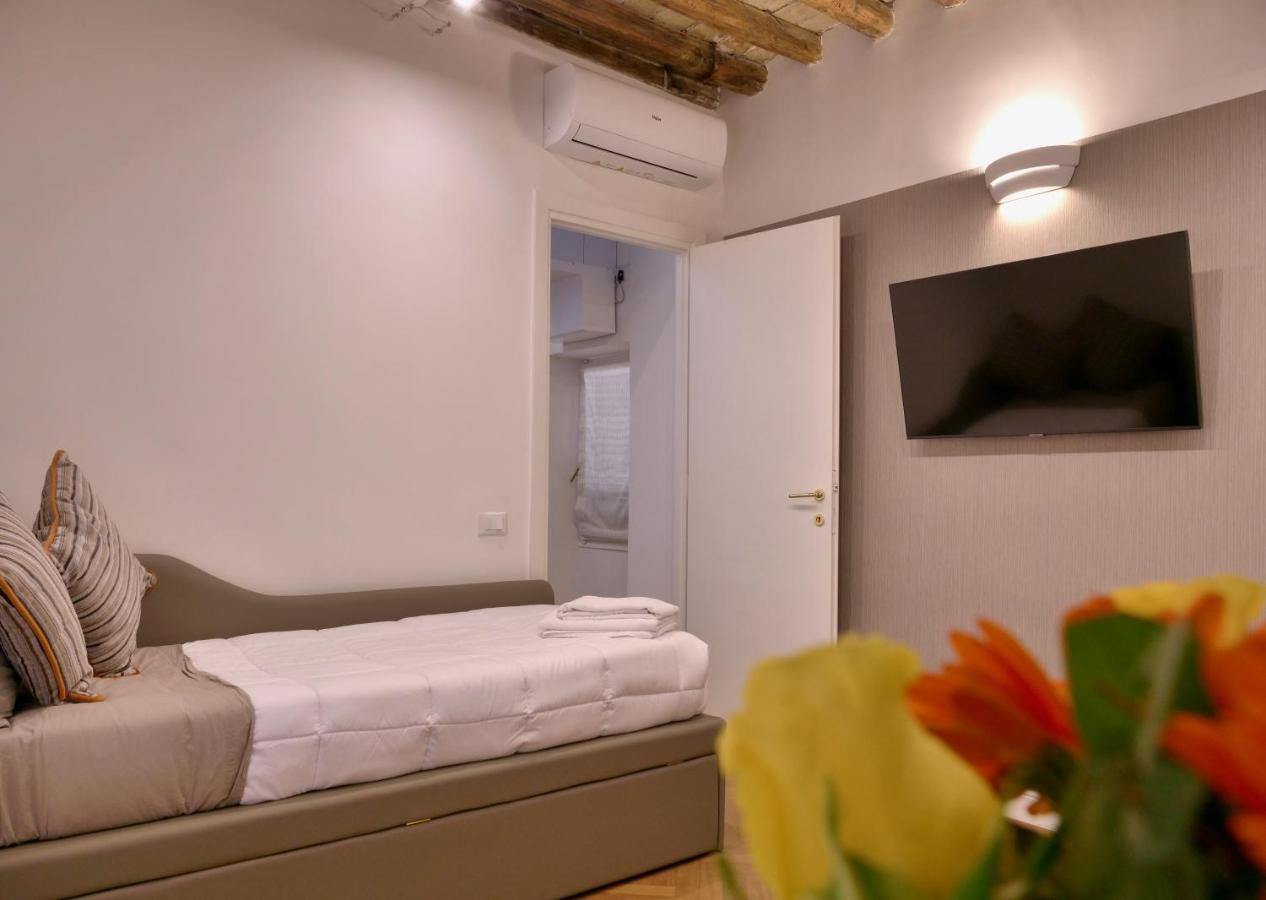Helmirage Trevi Suite Roma Exterior foto